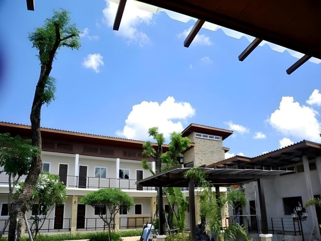 The Park Nangrong Resort מראה חיצוני תמונה